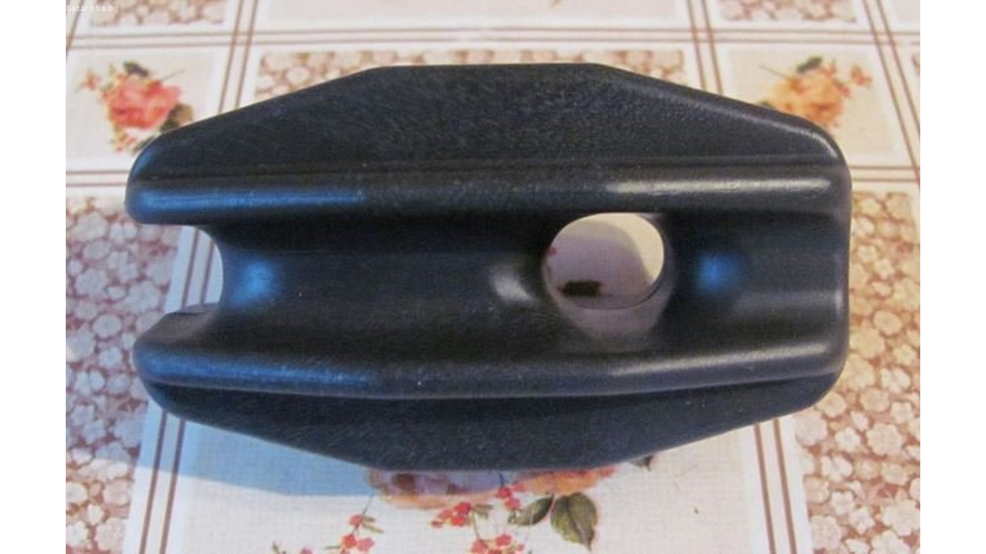 Антенни изолатори