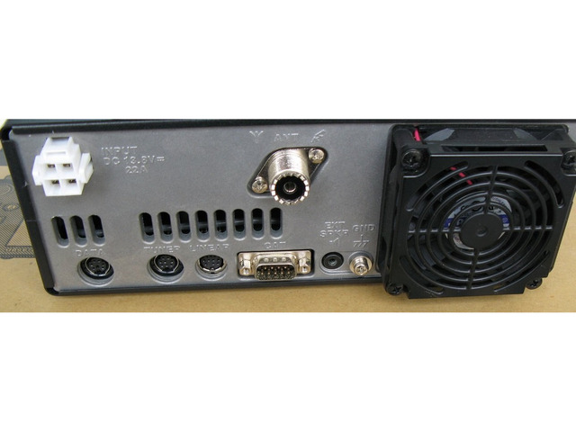 YAESU FT-450D