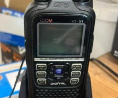 продавам  icom 51