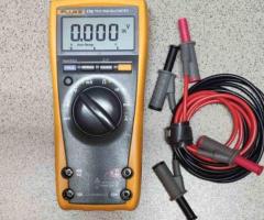 Продавам мултицет fluke 179