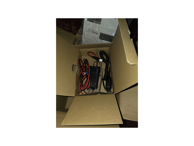 Продавам ICOM 7300