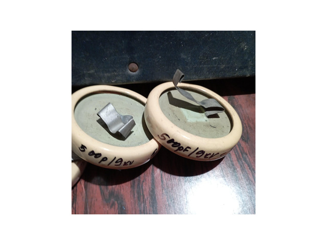 HV керамични кондензатори