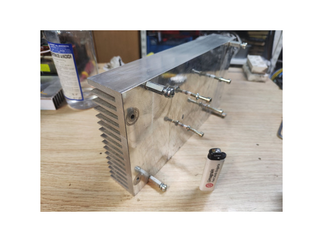 Голям алуминиев радиатор