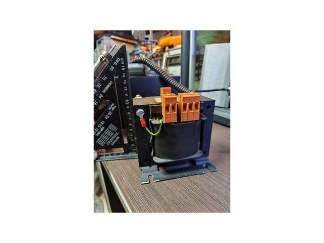 Мощен трансформатор 230/12V 330VA