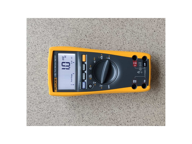 Продавам мултицет Fluke 179