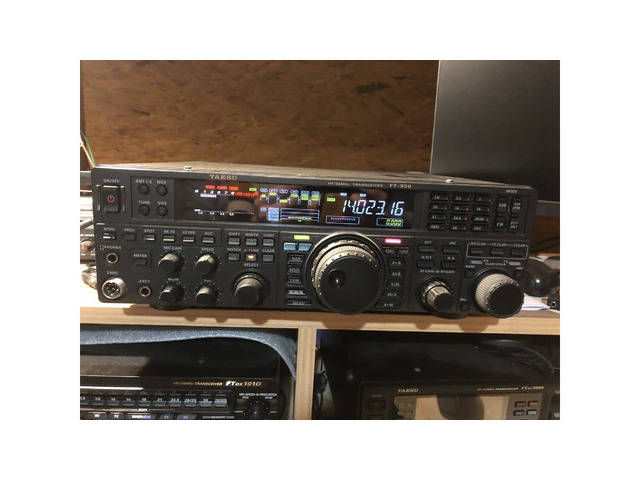 Продавам два броя Yaesu FT-950
