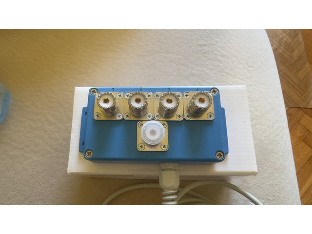 Продавам Антенен комутатор 4 към 1   /2000W ръчно или управление по IP