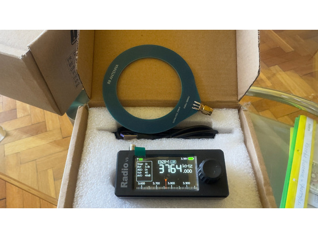 Продавам SDR portable radio  за КВ и УКВ с две антени