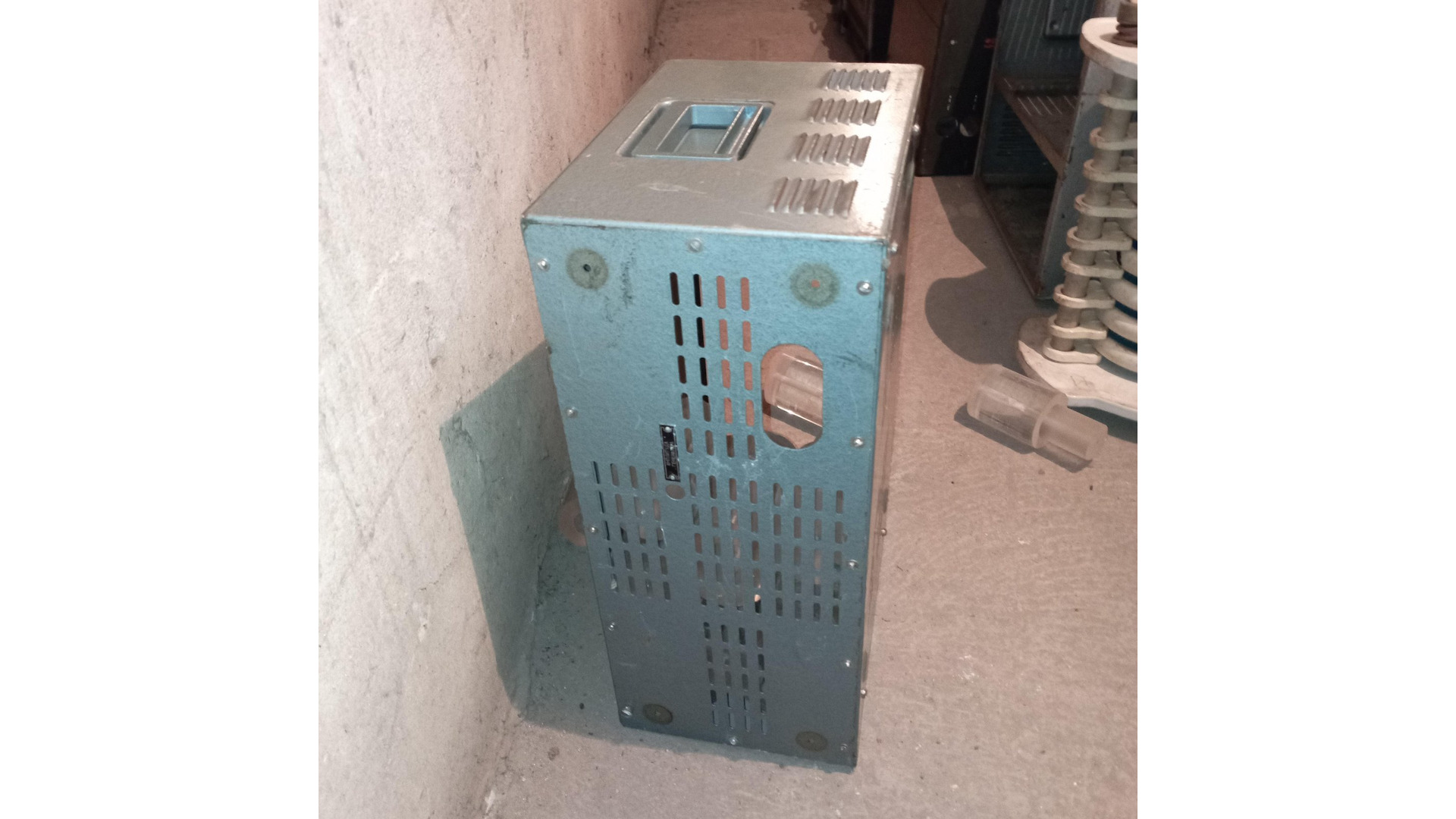 кутии за КВ усилватели