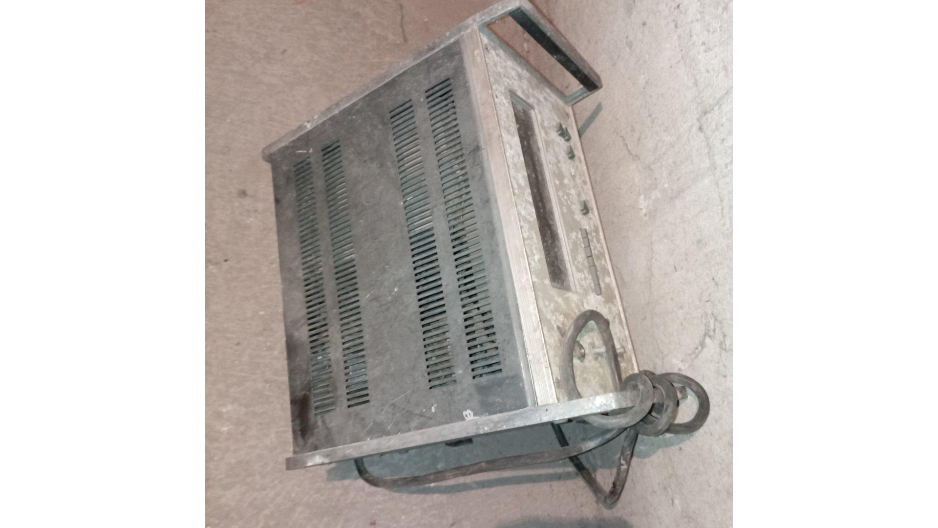 кутии за КВ усилватели