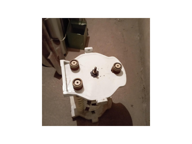 Батерия от високоволтови керамични кондензатори