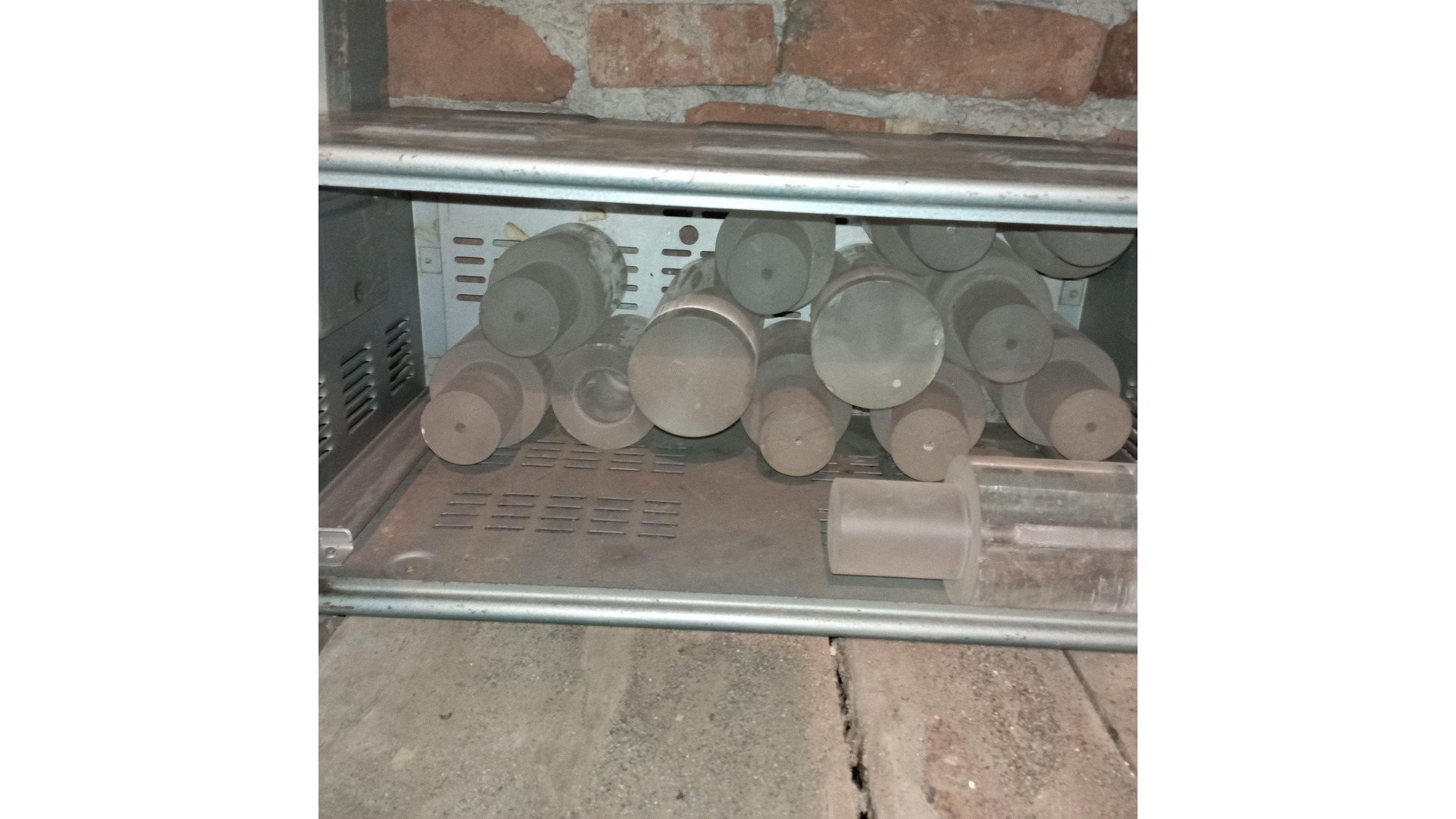 високоволтови изолатори от органично стъкло