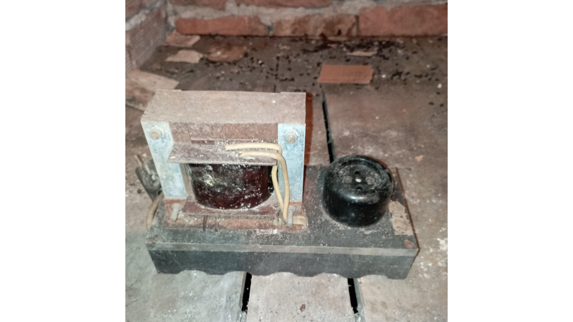 разделителен трансформатор 230/230V