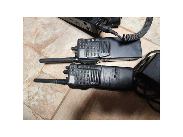 Няколко радиостанции