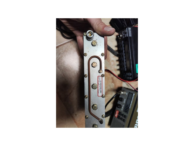 Няколко радиостанции