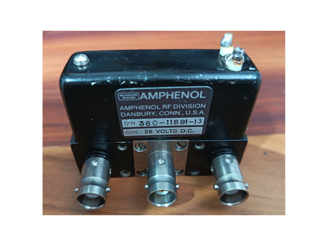 Антенен преключвател Amphenol