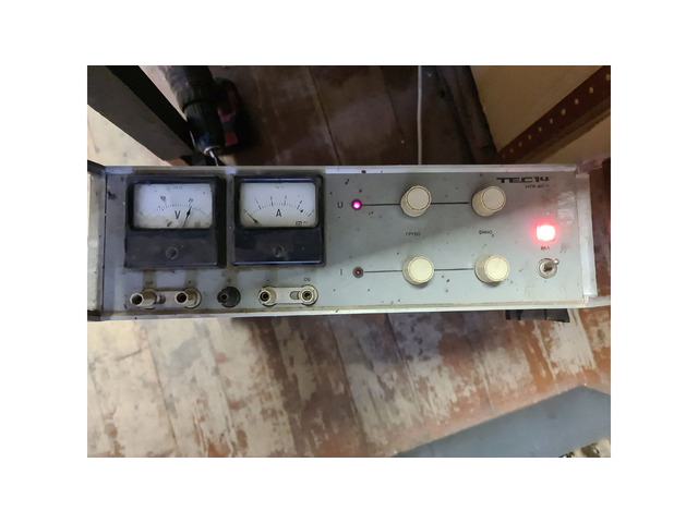 Стабилизиран регулируем токоизправител