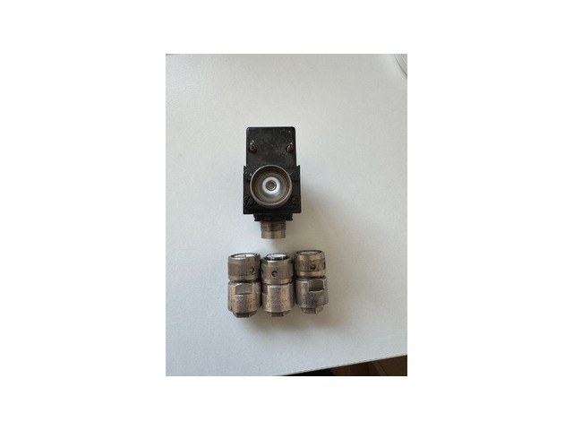 Продавам коаксиално реле РЭВ-14 с конектори