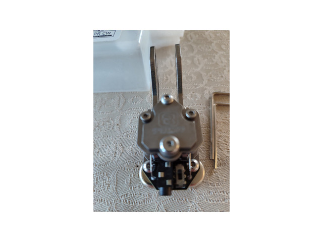 Манипулатор за електронен ключ (маймунка)