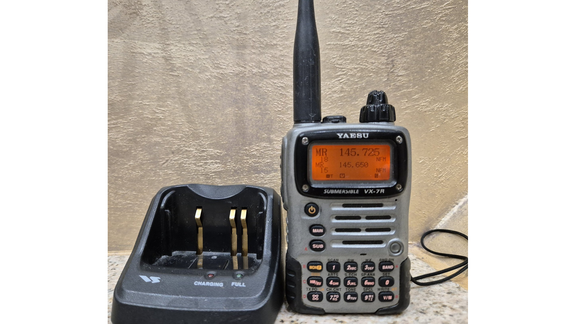 Yaesu VX-7r