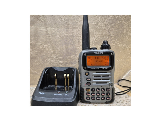 Yaesu VX-7r