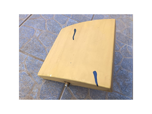 2.4 GHz панелна антена