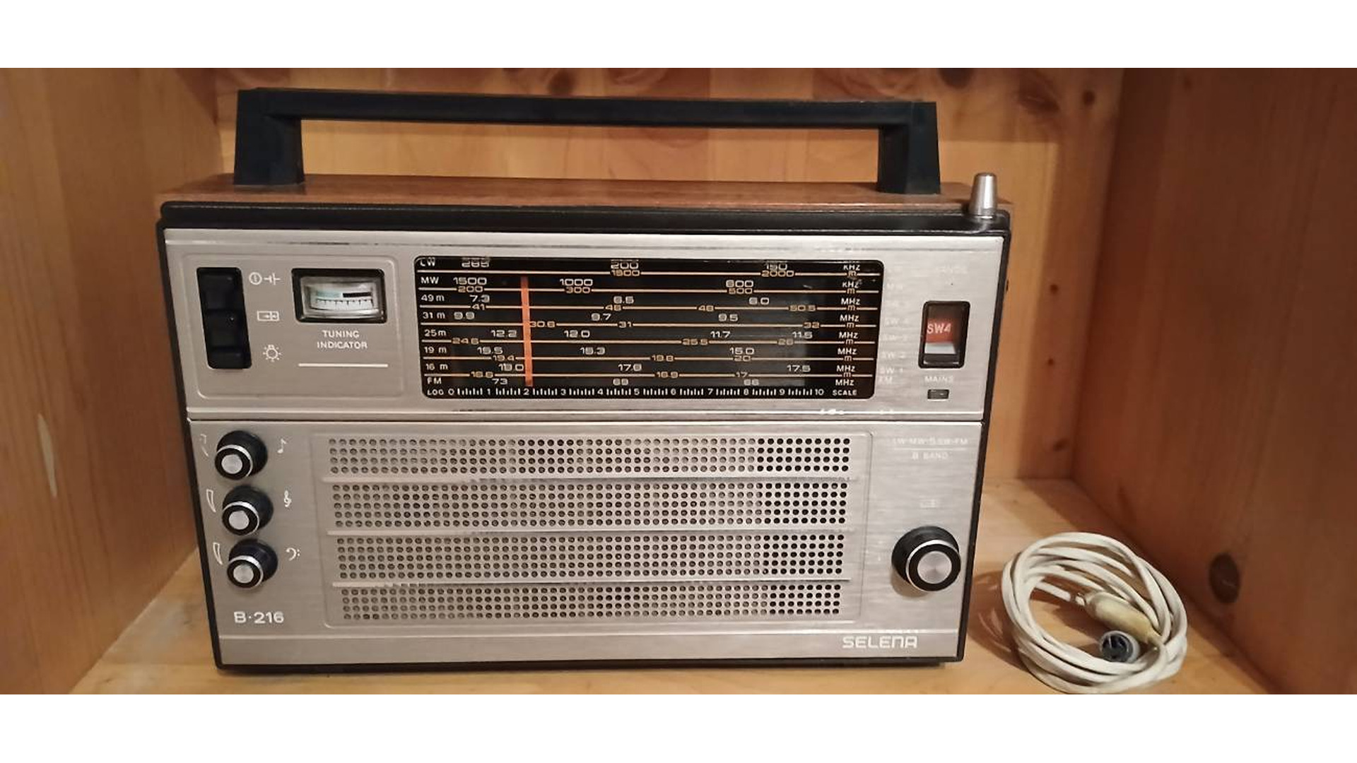 SELENA B 216 с УКВ 88-108мХз