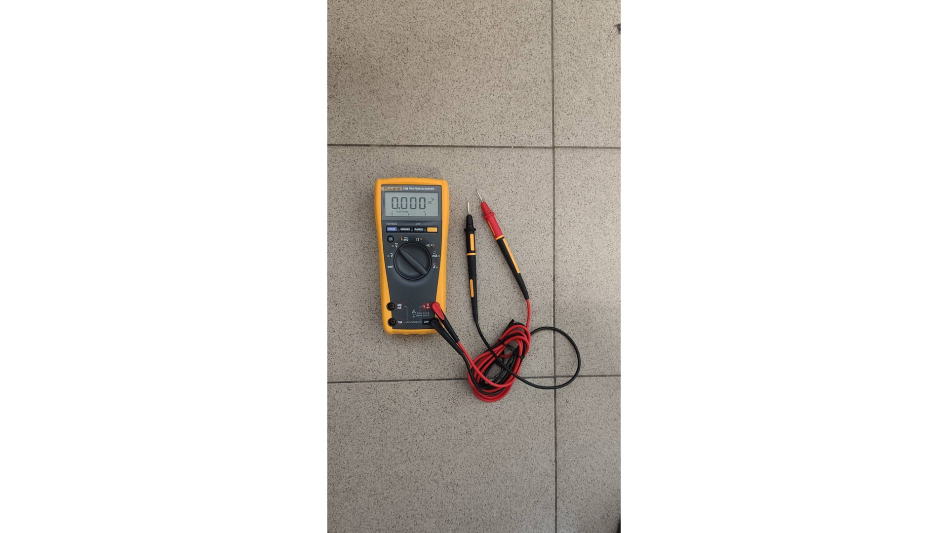 Продавам мултицет fluke 179