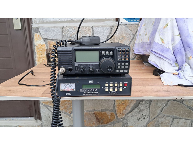 Продавам ICOM IC-718 комплект с автоматичен тунер и захранване