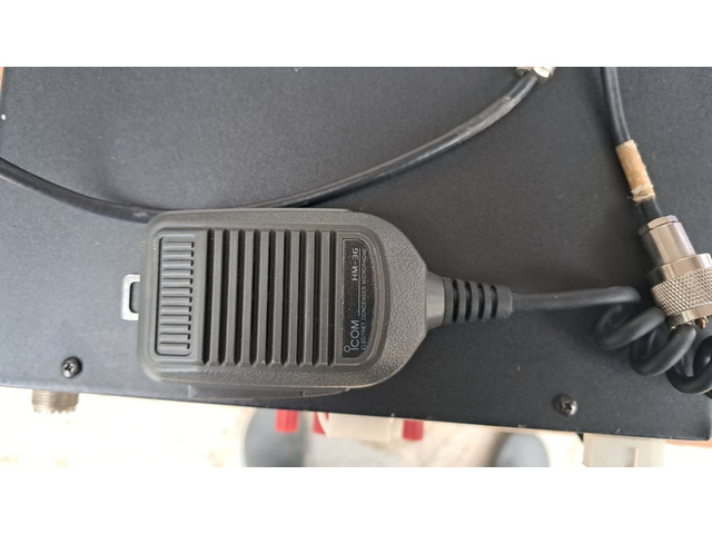 Продавам ICOM IC-718 комплект с автоматичен тунер и захранване