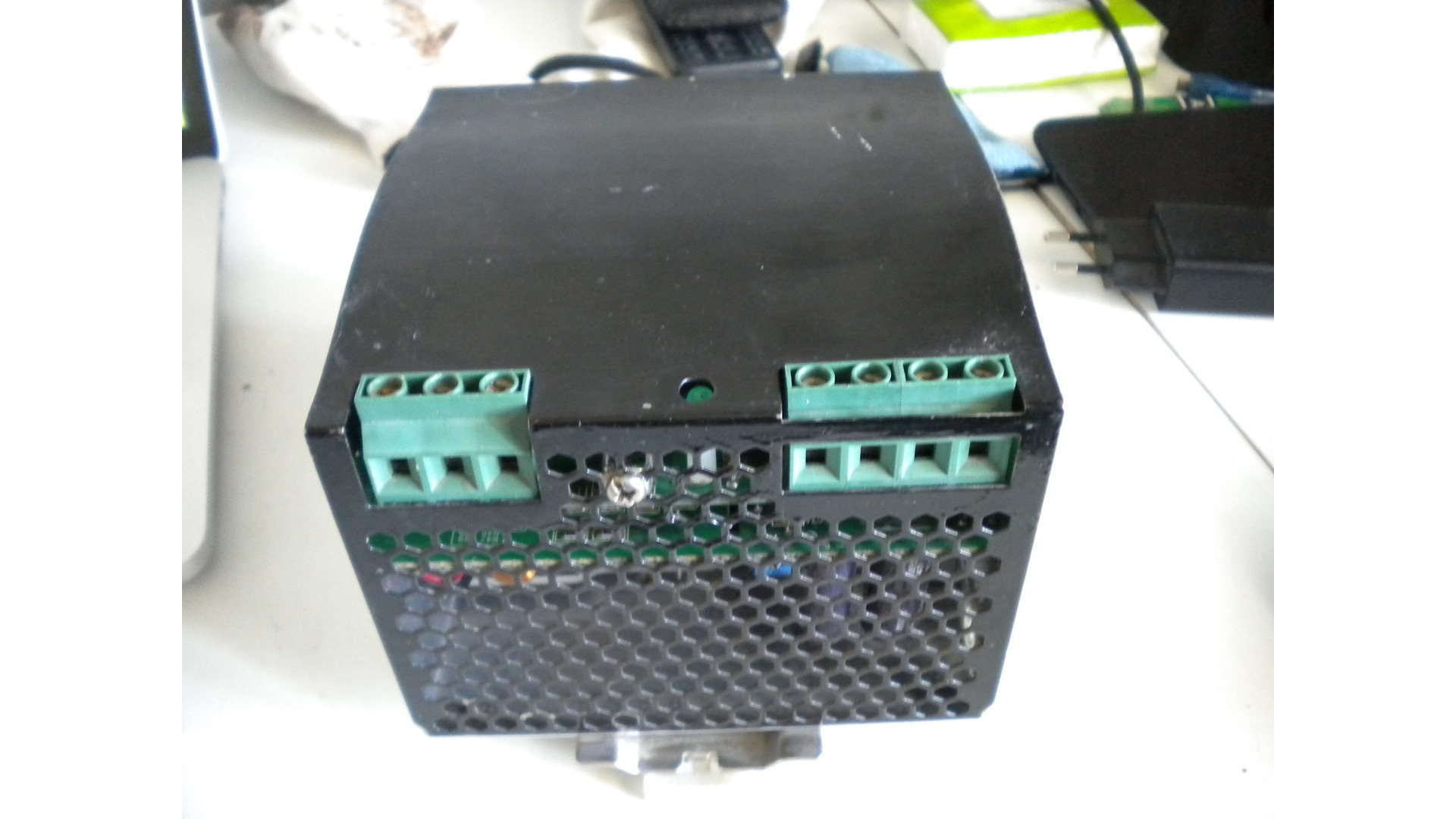 Марково  импулсно захранване за дин шина 24 волта 10 ампера