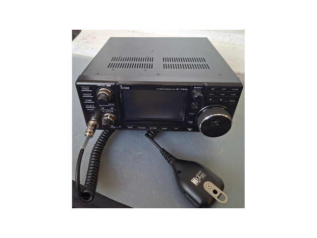 Продавам ICOM 7300