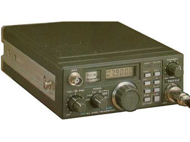 купувам YAESU  FT 790R