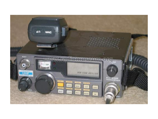 купувам YAESU  FT 790R